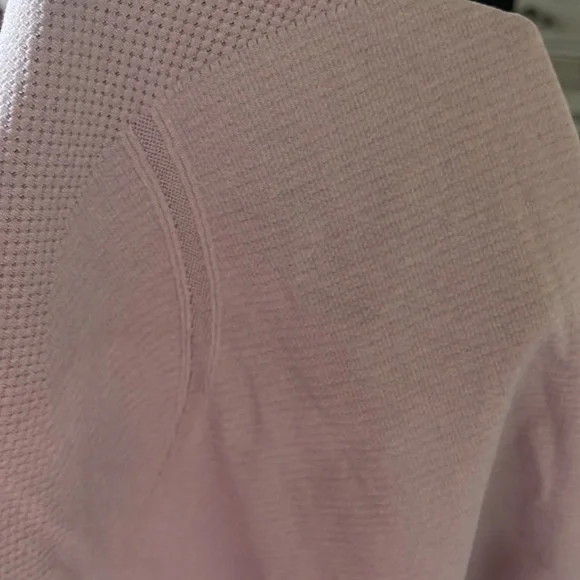 Lululemon run swiftly tech short sleeve shirt hip length - Picture 3 of 3